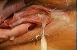 A pila enorme video porno em desenho 3d deve estar no fundo da vagina branca.